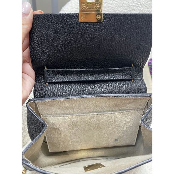 Chloé Drew Small Leather Crossbody Bag in Black with Gold-Tone Hardware - Picture 5 of 5